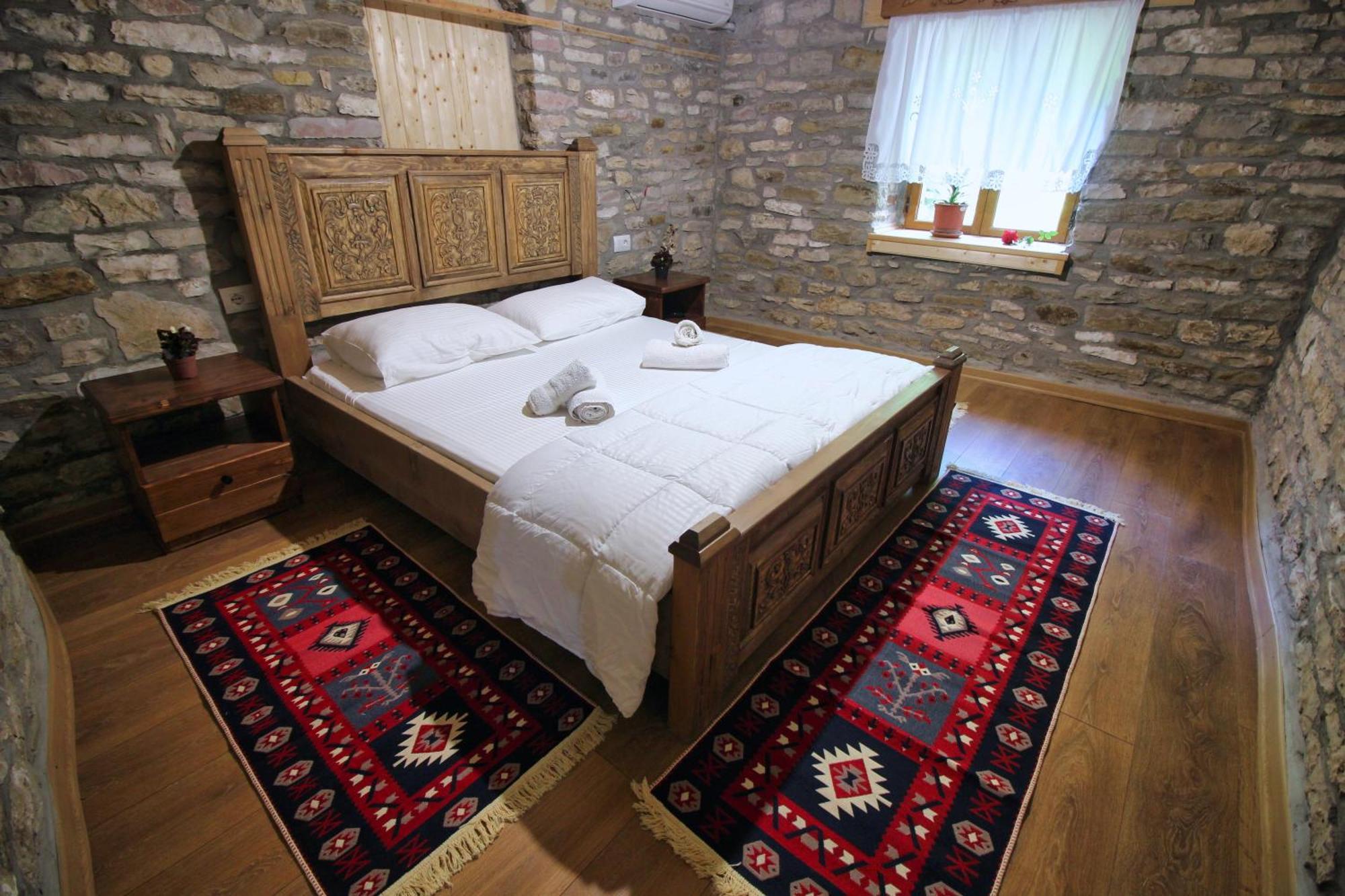 Guri Guesthouse Gjirokastër Eksteriør billede