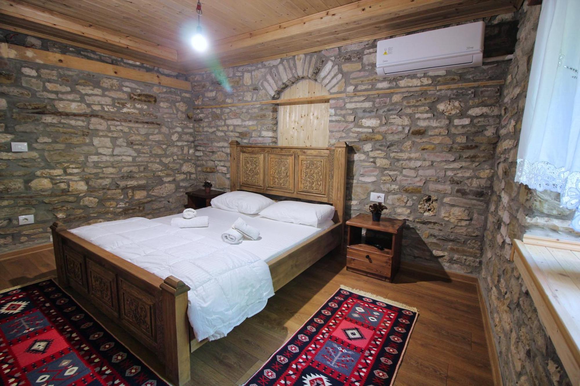 Guri Guesthouse Gjirokastër Eksteriør billede