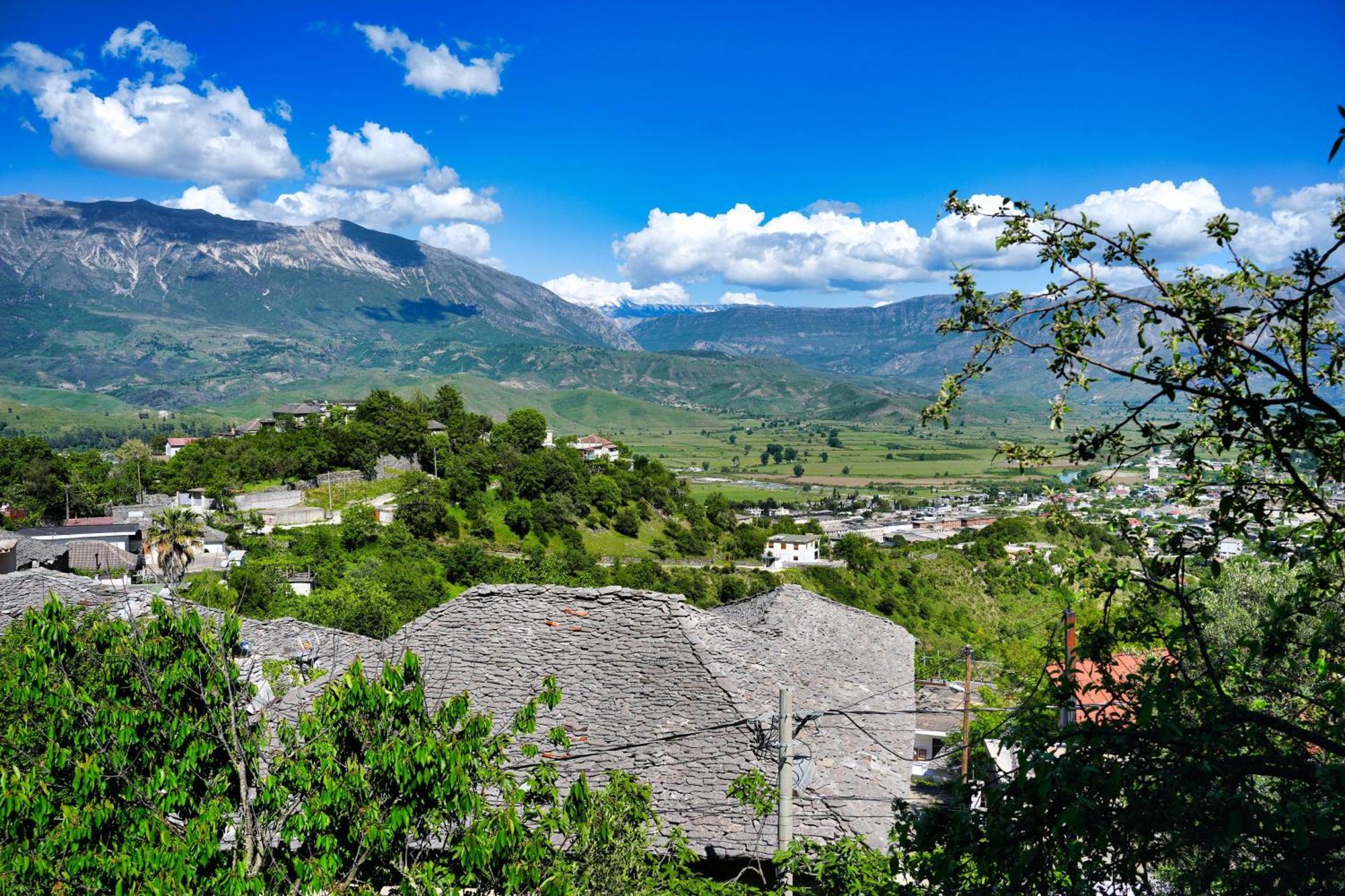 Guri Guesthouse Gjirokastër Eksteriør billede