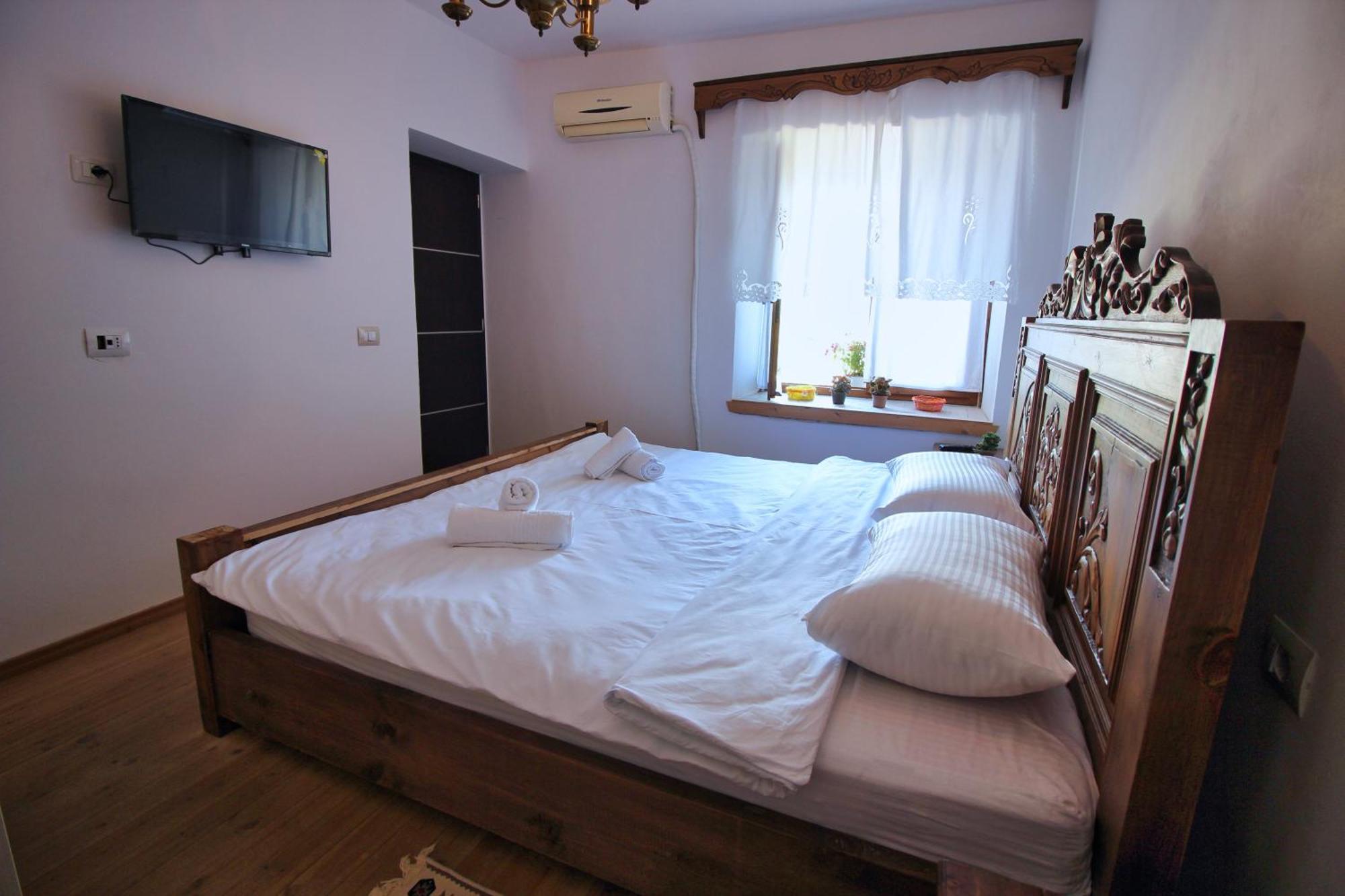Guri Guesthouse Gjirokastër Eksteriør billede