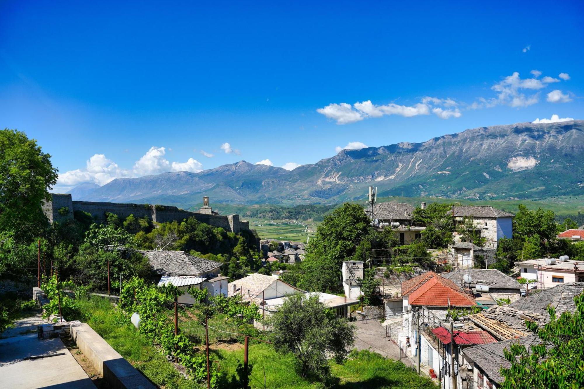 Guri Guesthouse Gjirokastër Eksteriør billede